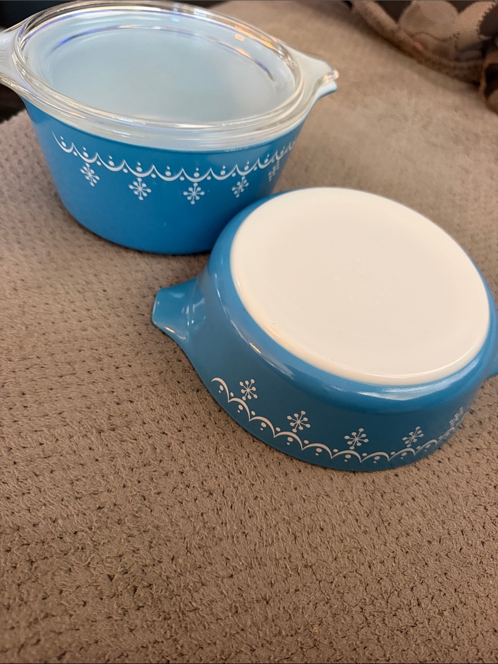 Pyrex Blue Snowflake Cinderella Casserole Set with White Accents and 1 lid.
